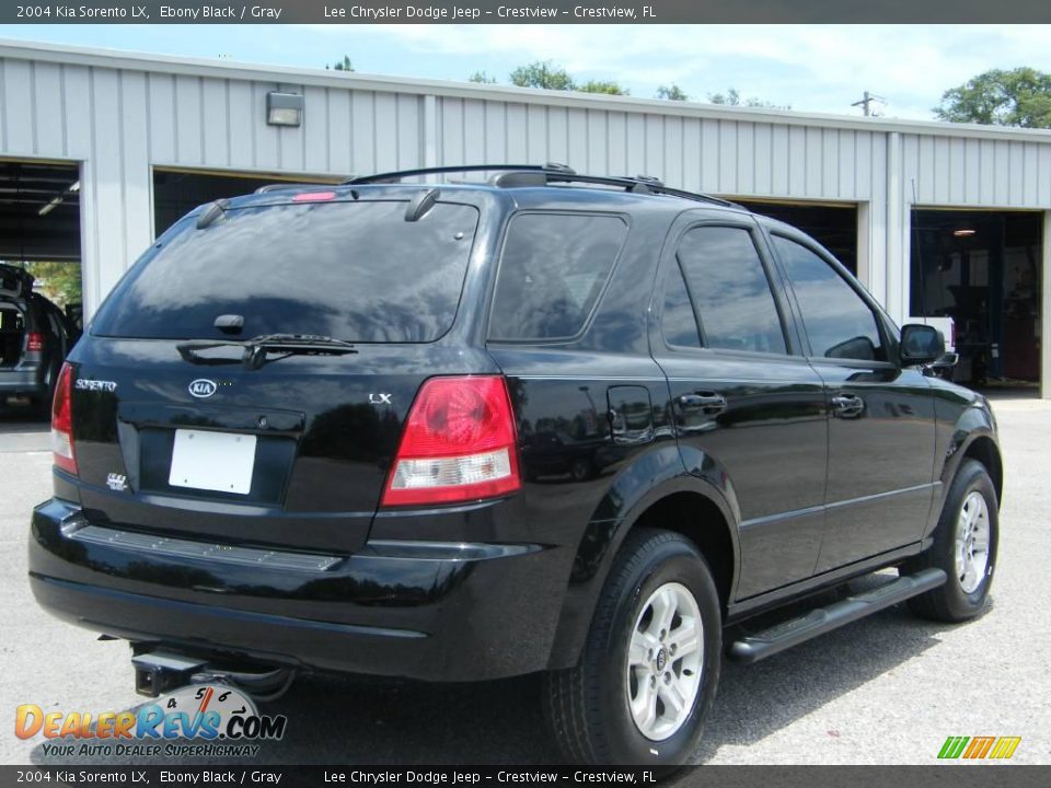 2004 Kia Sorento LX Ebony Black / Gray Photo #5