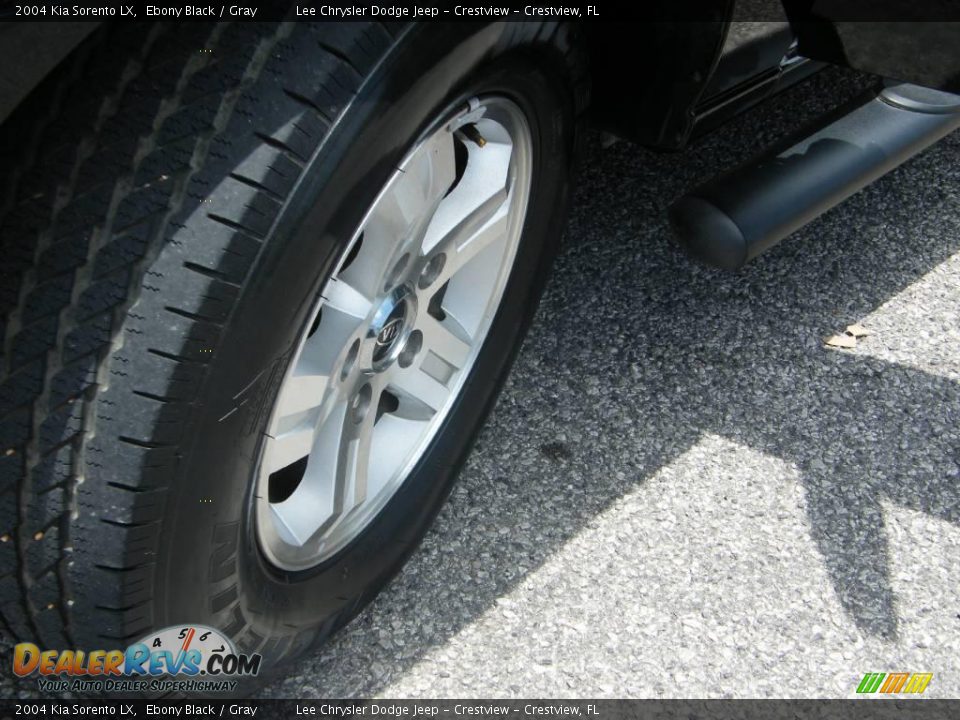 2004 Kia Sorento LX Ebony Black / Gray Photo #12
