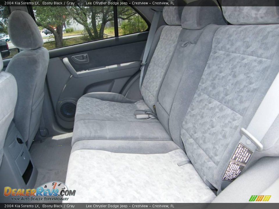 2004 Kia Sorento LX Ebony Black / Gray Photo #21
