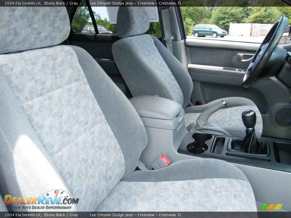2004 Kia Sorento LX Ebony Black / Gray Photo #25