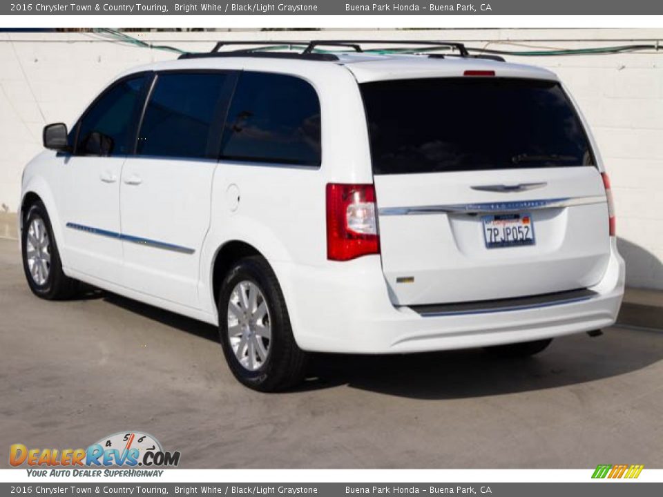 2016 Chrysler Town & Country Touring Bright White / Black/Light Graystone Photo #2