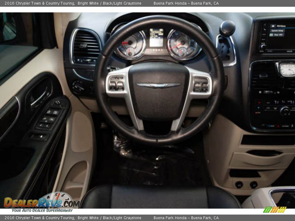 2016 Chrysler Town & Country Touring Bright White / Black/Light Graystone Photo #5