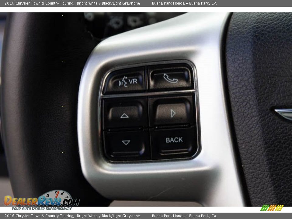 2016 Chrysler Town & Country Touring Bright White / Black/Light Graystone Photo #13