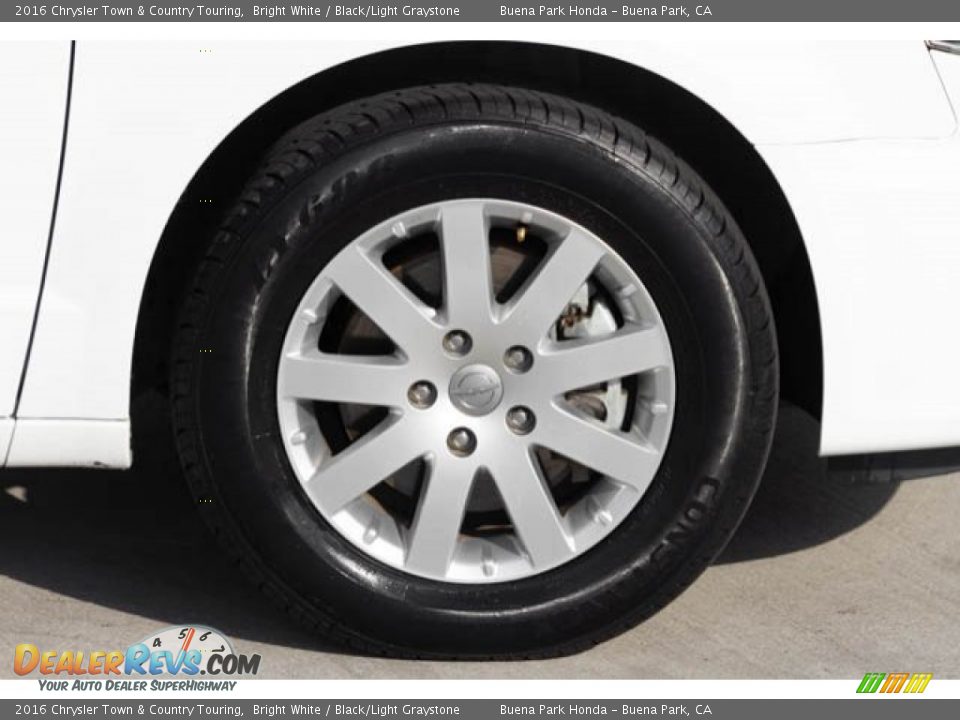 2016 Chrysler Town & Country Touring Bright White / Black/Light Graystone Photo #33