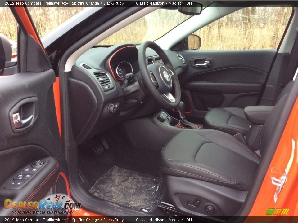 Front Seat of 2019 Jeep Compass Trailhawk 4x4 Photo #9