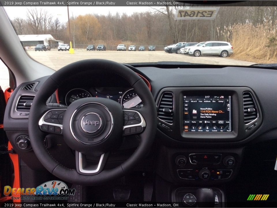 Dashboard of 2019 Jeep Compass Trailhawk 4x4 Photo #12