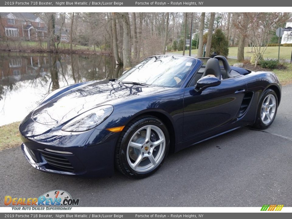 Front 3/4 View of 2019 Porsche 718 Boxster  Photo #8