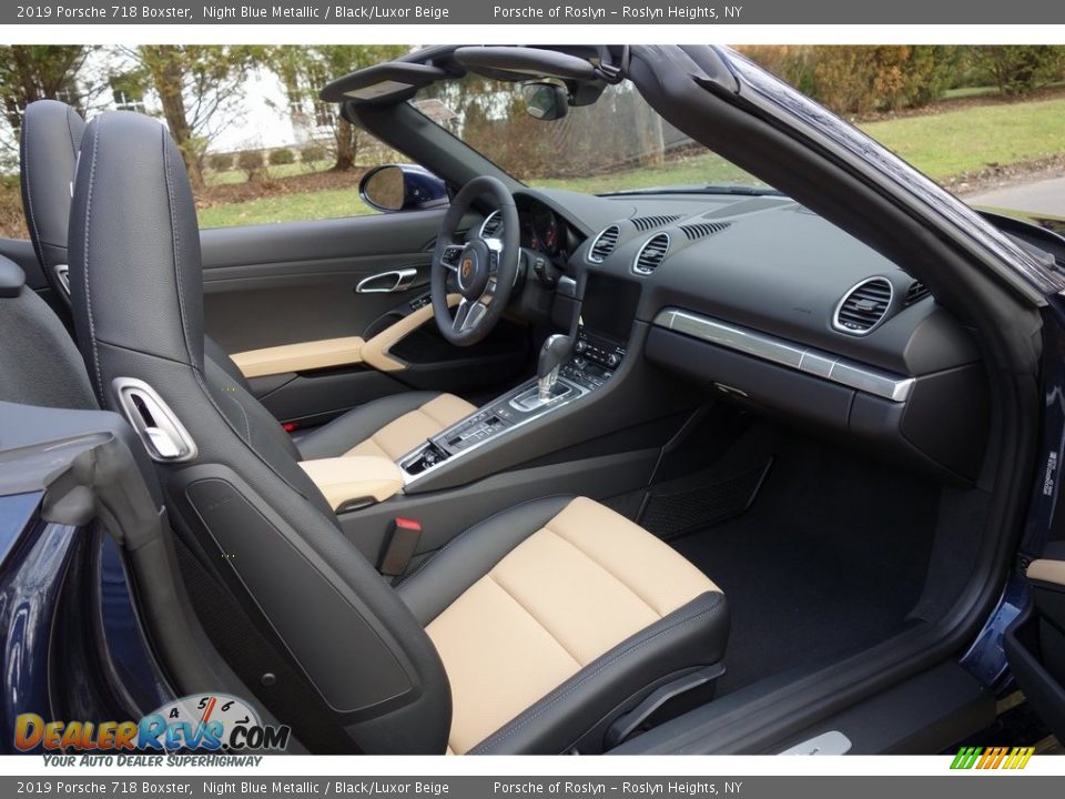 Front Seat of 2019 Porsche 718 Boxster  Photo #14