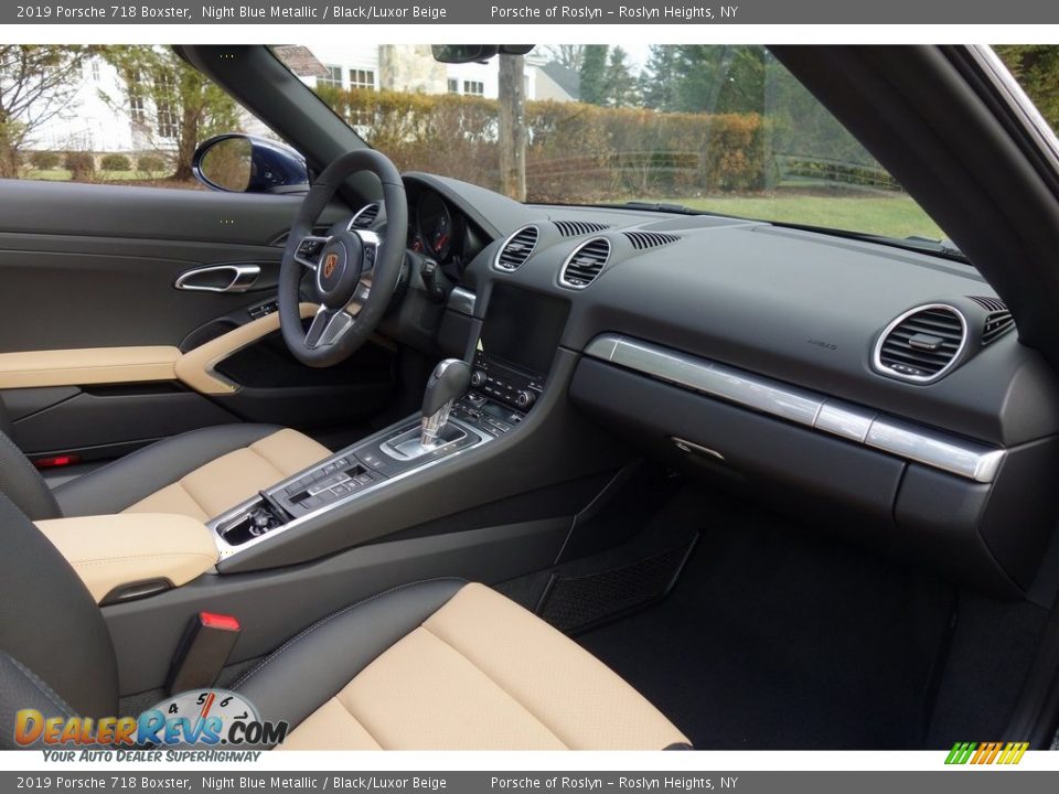 Dashboard of 2019 Porsche 718 Boxster  Photo #15