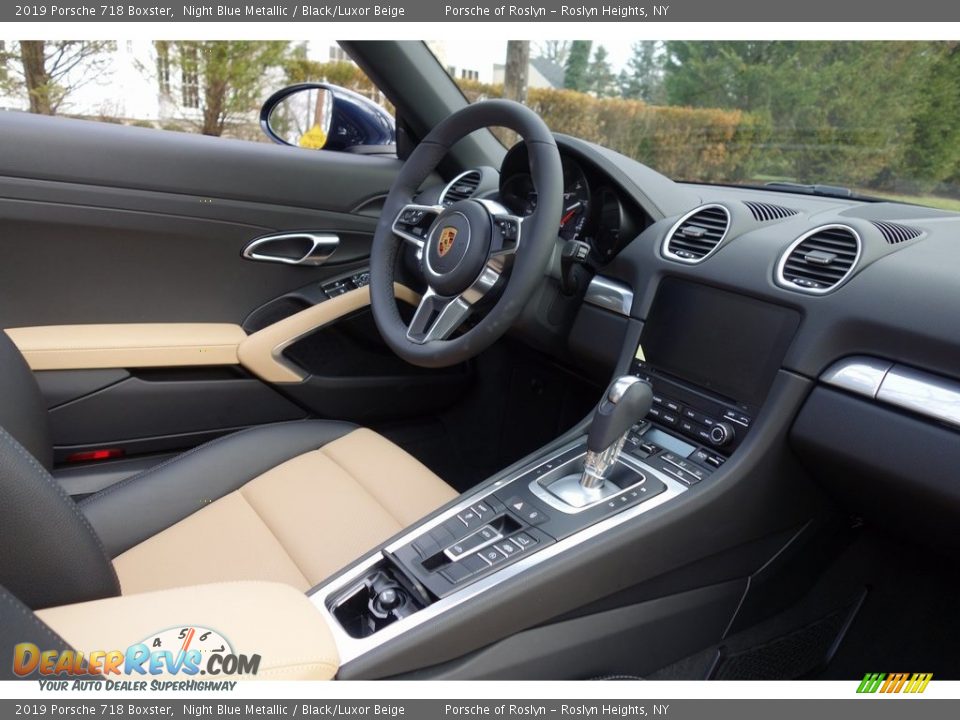 Controls of 2019 Porsche 718 Boxster  Photo #16