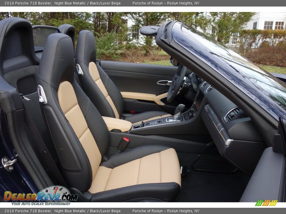 Front Seat of 2019 Porsche 718 Boxster  Photo #17