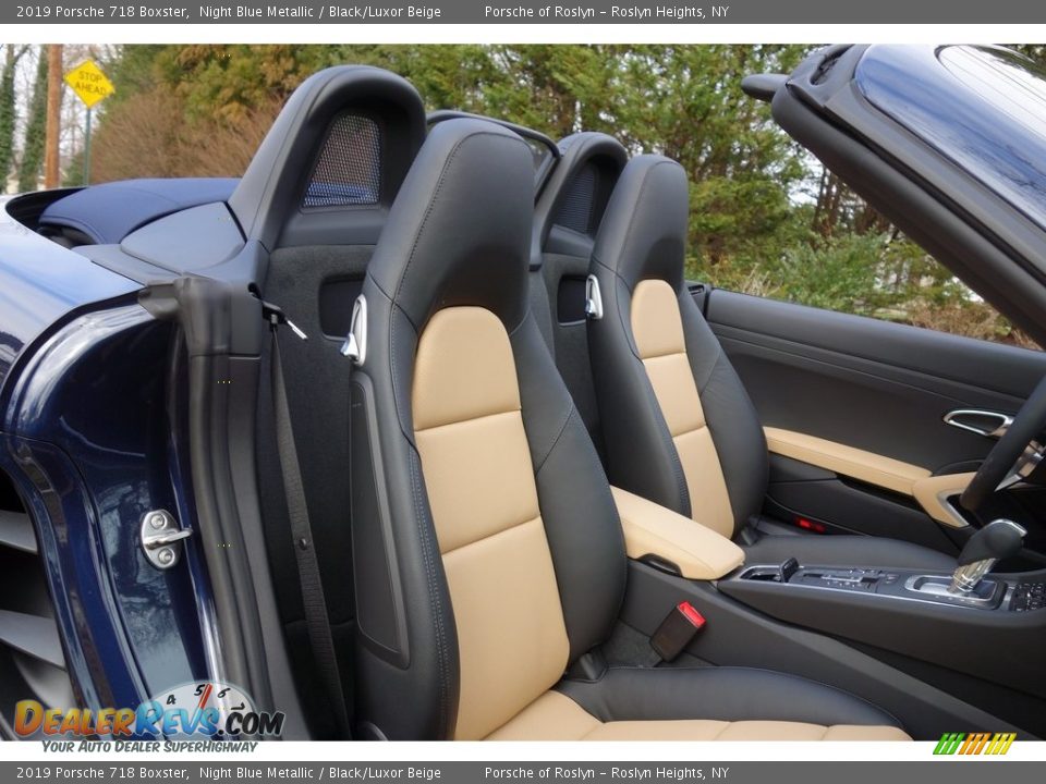 Front Seat of 2019 Porsche 718 Boxster  Photo #18