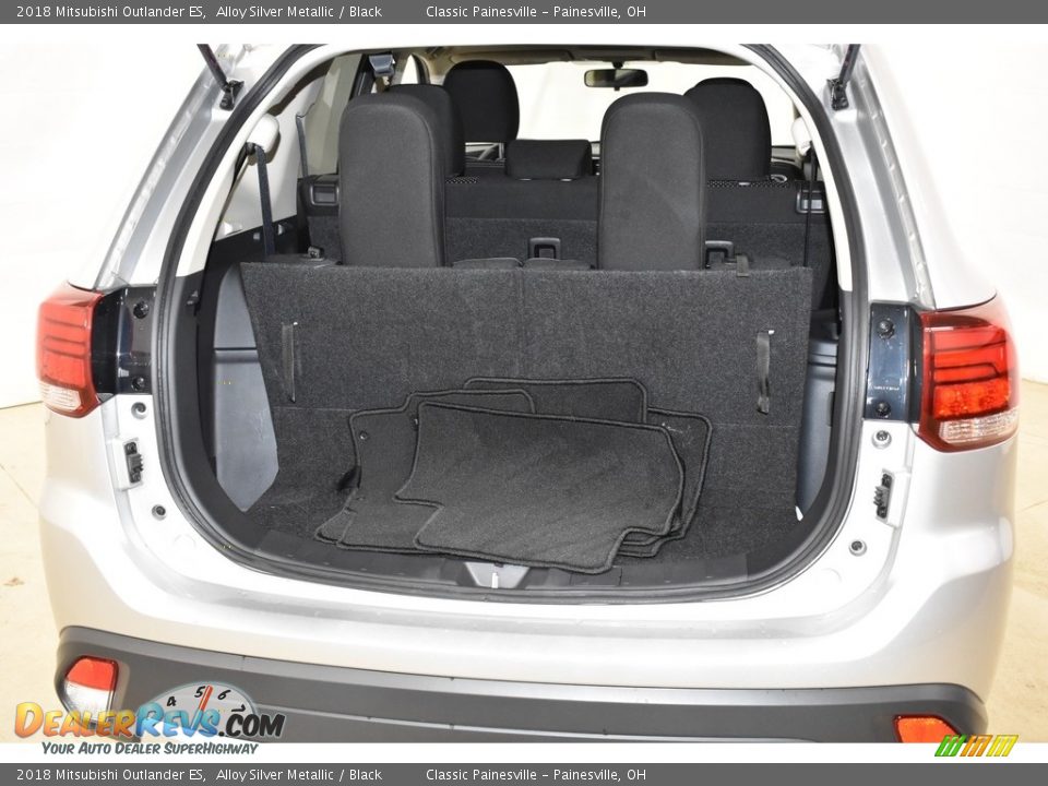 2018 Mitsubishi Outlander ES Trunk Photo #10