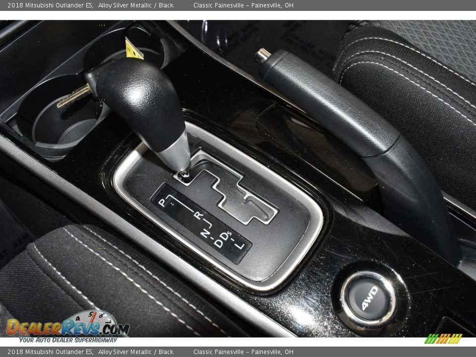 2018 Mitsubishi Outlander ES Shifter Photo #13