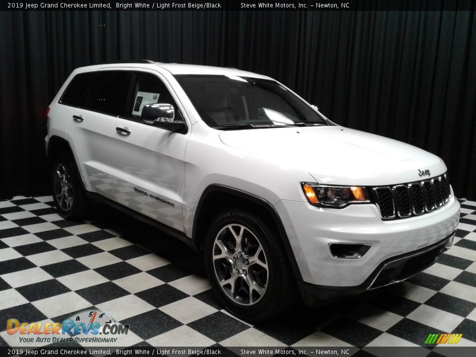 2019 Jeep Grand Cherokee Limited Bright White / Light Frost Beige/Black Photo #4