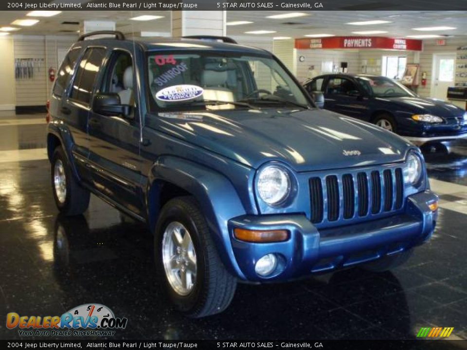 2004 Jeep Liberty Limited Atlantic Blue Pearl / Light Taupe/Taupe Photo #10