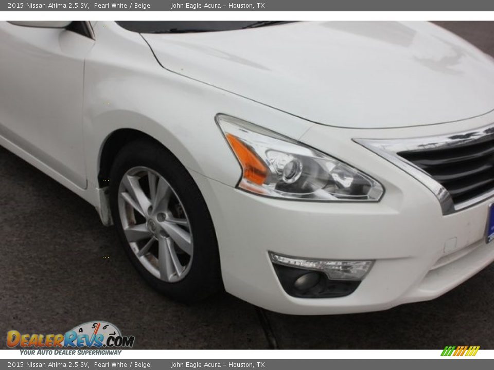 2015 Nissan Altima 2.5 SV Pearl White / Beige Photo #10