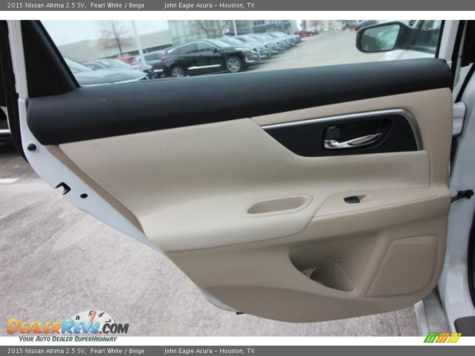 2015 Nissan Altima 2.5 SV Pearl White / Beige Photo #18