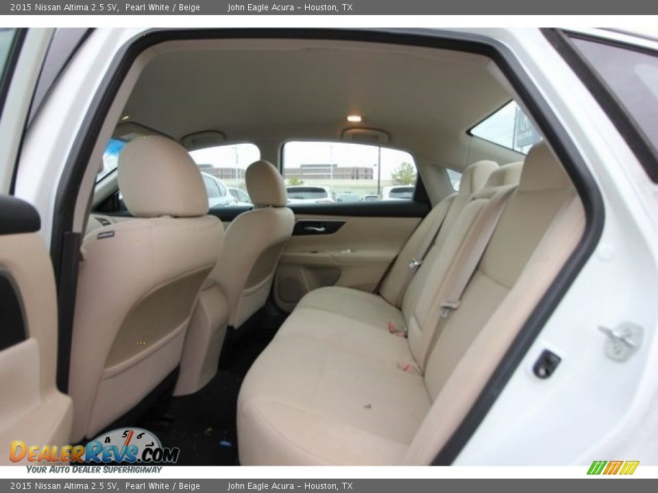 2015 Nissan Altima 2.5 SV Pearl White / Beige Photo #19
