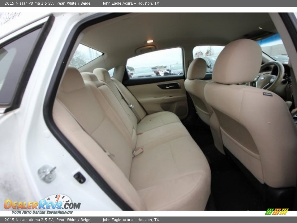 2015 Nissan Altima 2.5 SV Pearl White / Beige Photo #20