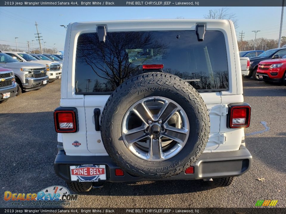 2019 Jeep Wrangler Unlimited Sahara 4x4 Bright White / Black Photo #5