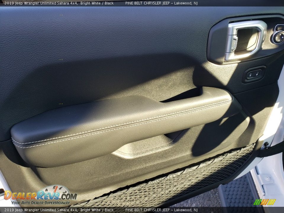 2019 Jeep Wrangler Unlimited Sahara 4x4 Bright White / Black Photo #8