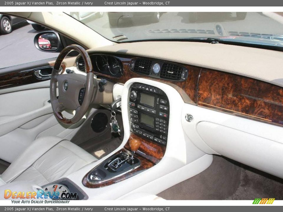 2005 Jaguar XJ Vanden Plas Zircon Metallic / Ivory Photo #12