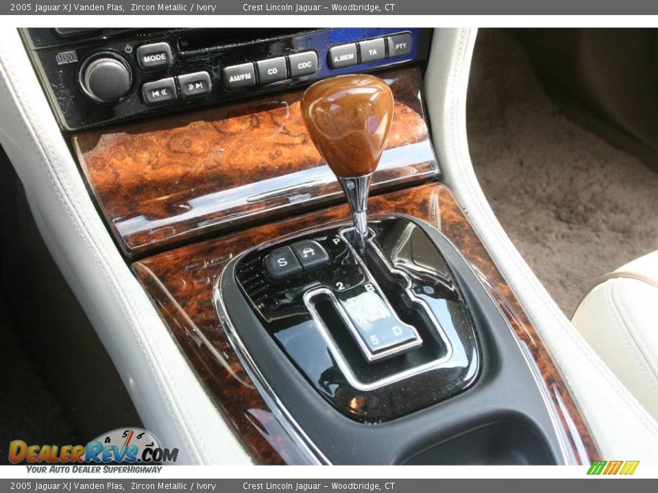 2005 Jaguar XJ Vanden Plas Zircon Metallic / Ivory Photo #14