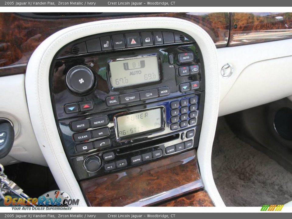 2005 Jaguar XJ Vanden Plas Zircon Metallic / Ivory Photo #15