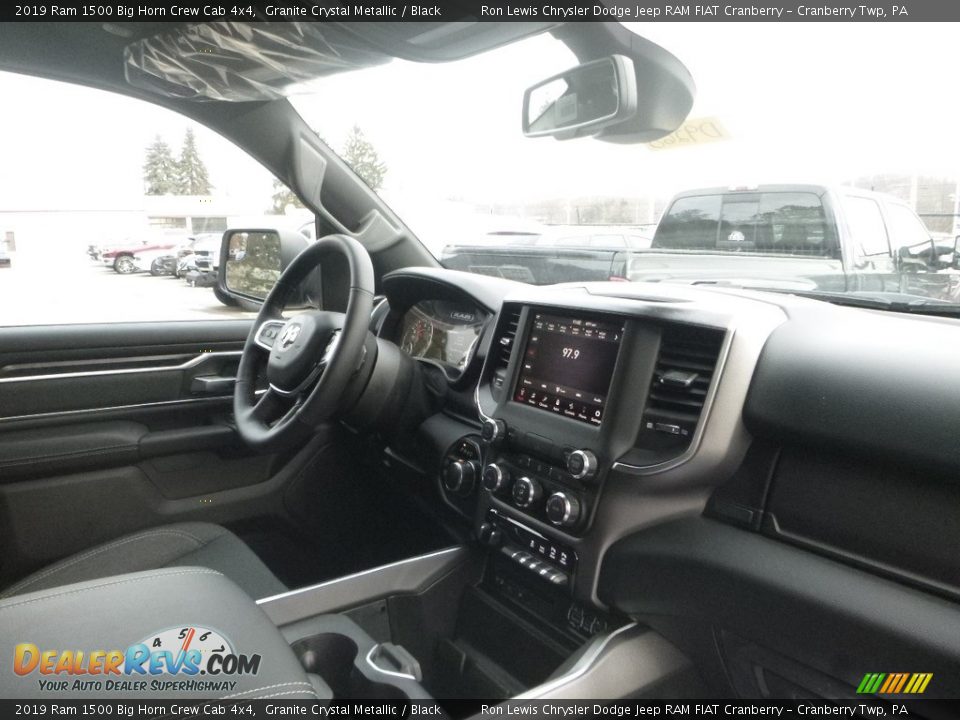 2019 Ram 1500 Big Horn Crew Cab 4x4 Granite Crystal Metallic / Black Photo #10