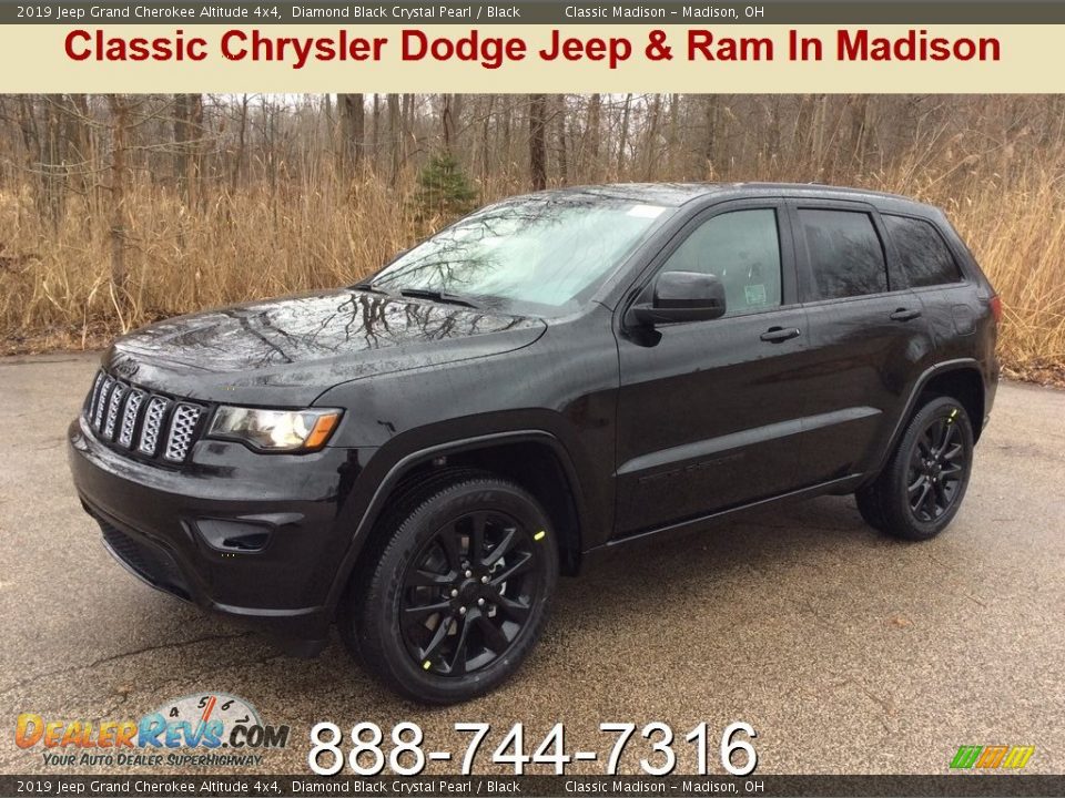 2019 Jeep Grand Cherokee Altitude 4x4 Diamond Black Crystal Pearl / Black Photo #1