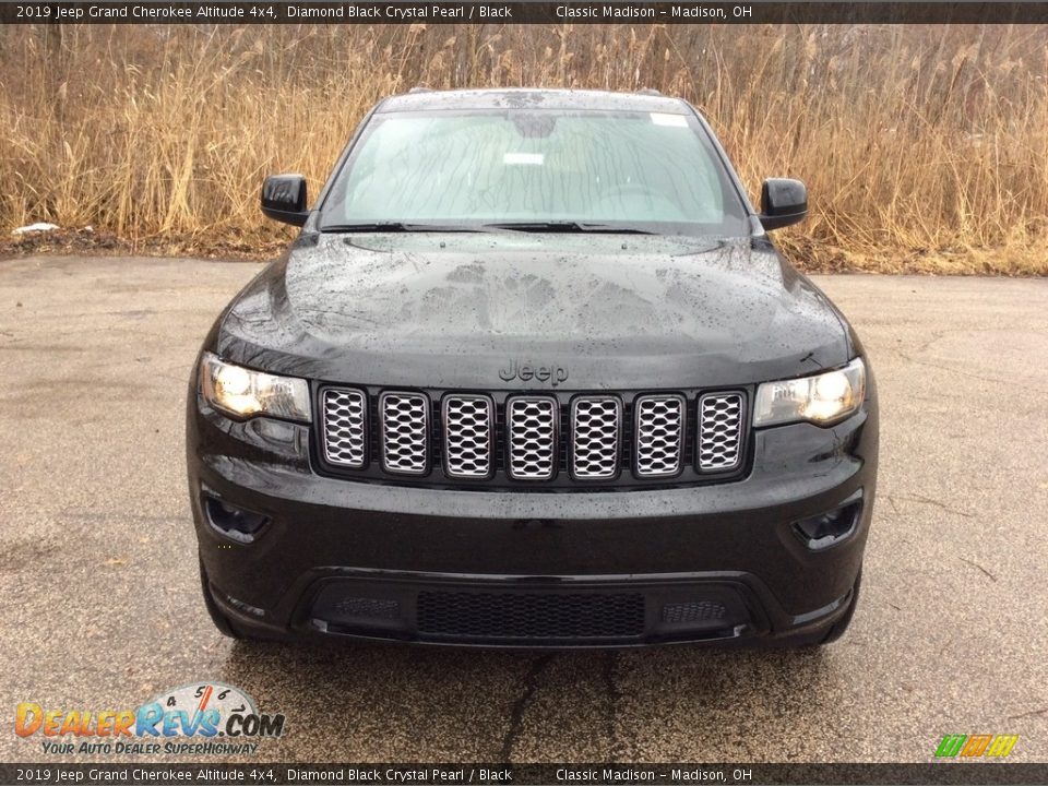 2019 Jeep Grand Cherokee Altitude 4x4 Diamond Black Crystal Pearl / Black Photo #2
