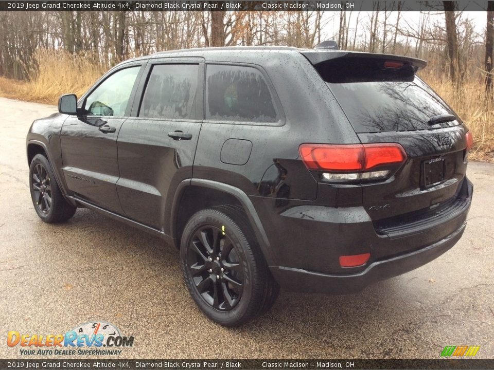2019 Jeep Grand Cherokee Altitude 4x4 Diamond Black Crystal Pearl / Black Photo #4