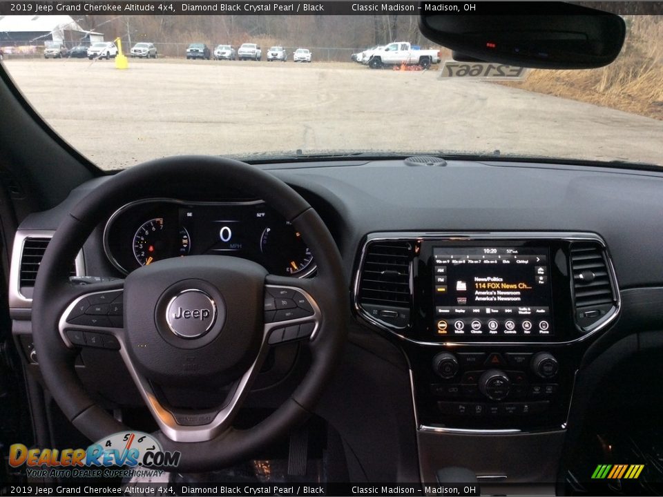 2019 Jeep Grand Cherokee Altitude 4x4 Diamond Black Crystal Pearl / Black Photo #13
