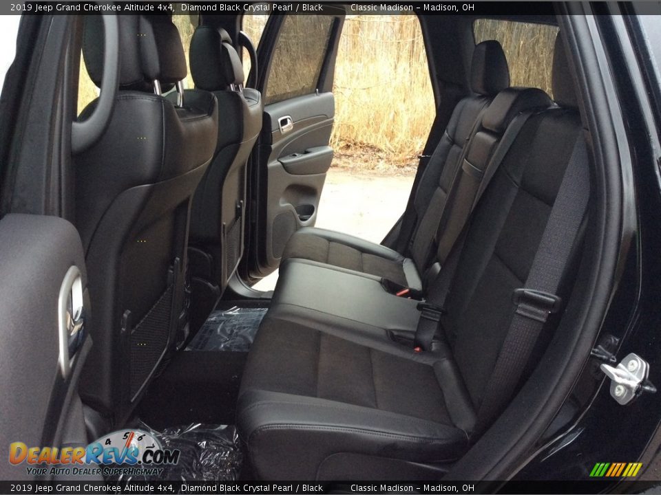 2019 Jeep Grand Cherokee Altitude 4x4 Diamond Black Crystal Pearl / Black Photo #18