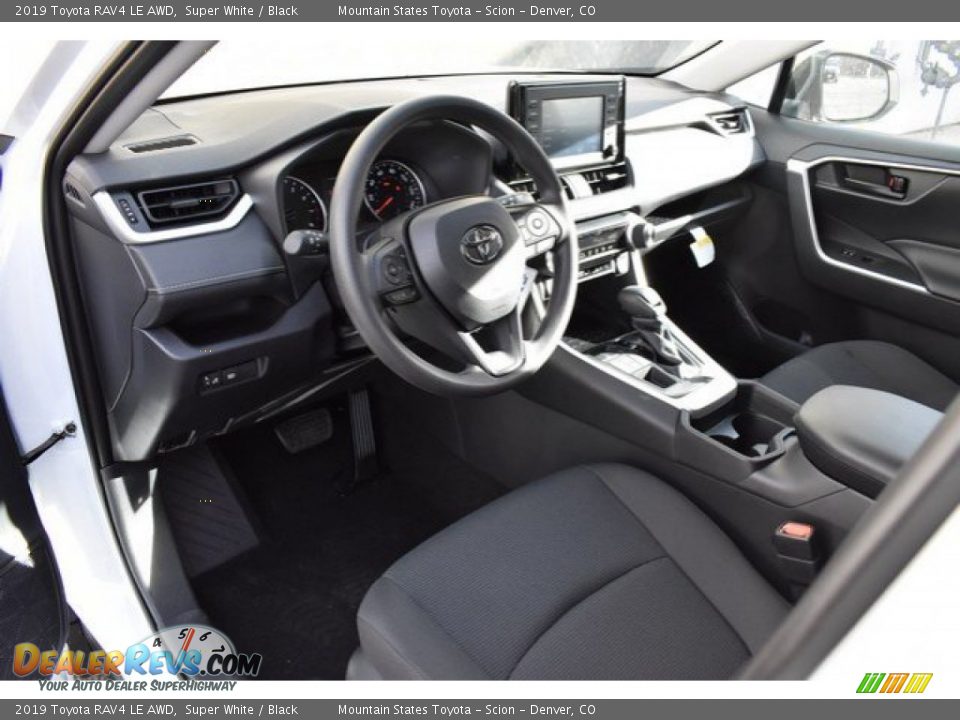 2019 Toyota RAV4 LE AWD Super White / Black Photo #5