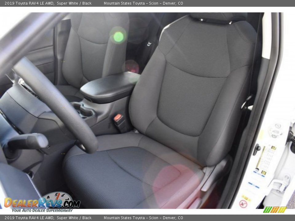 2019 Toyota RAV4 LE AWD Super White / Black Photo #7