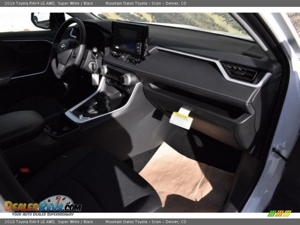 2019 Toyota RAV4 LE AWD Super White / Black Photo #10
