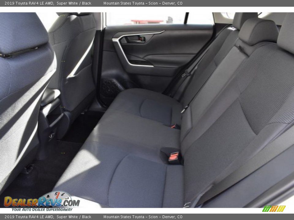 2019 Toyota RAV4 LE AWD Super White / Black Photo #14