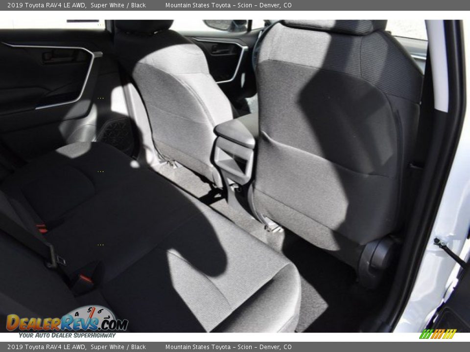 2019 Toyota RAV4 LE AWD Super White / Black Photo #16