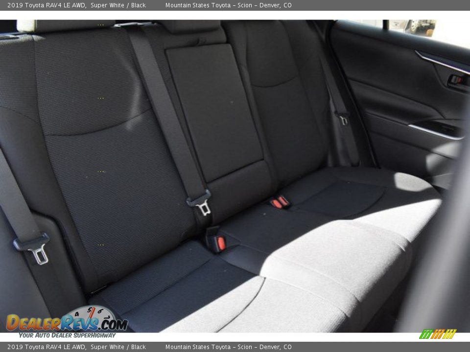 2019 Toyota RAV4 LE AWD Super White / Black Photo #18