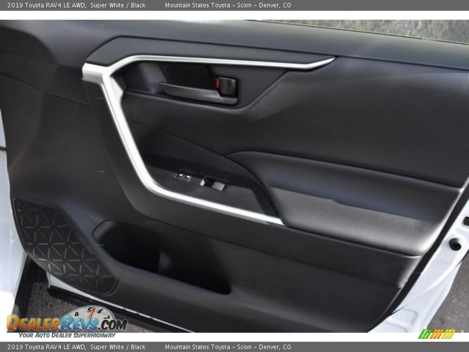 2019 Toyota RAV4 LE AWD Super White / Black Photo #21