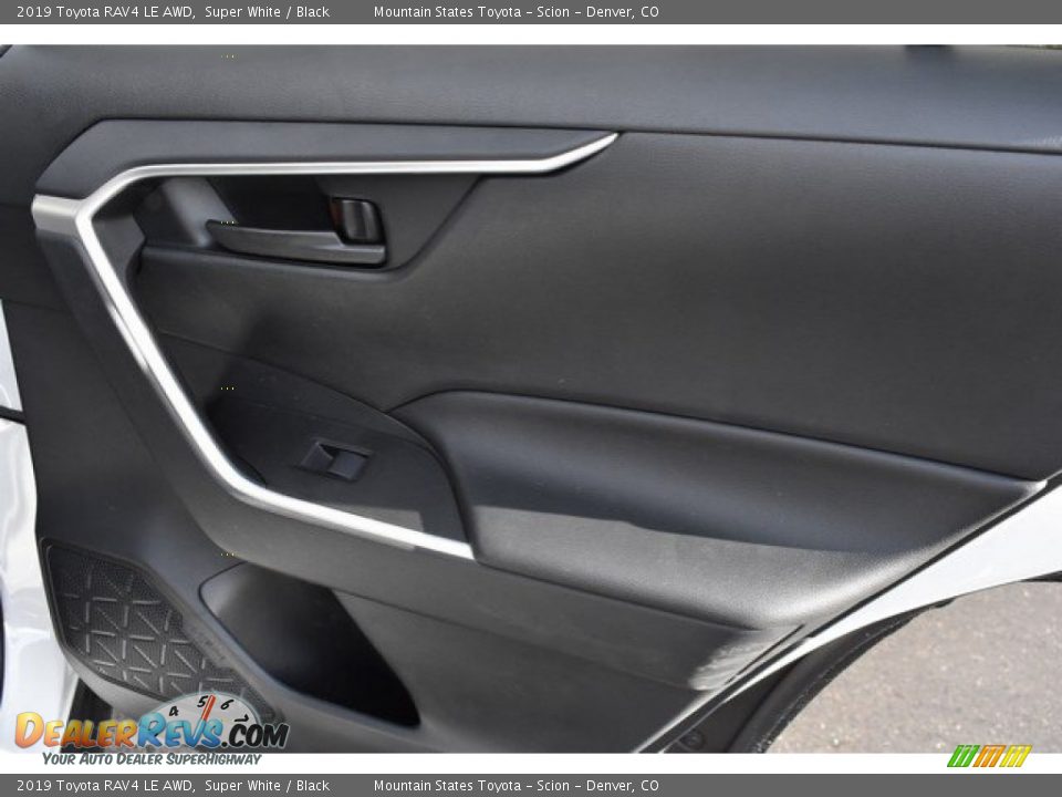 2019 Toyota RAV4 LE AWD Super White / Black Photo #22