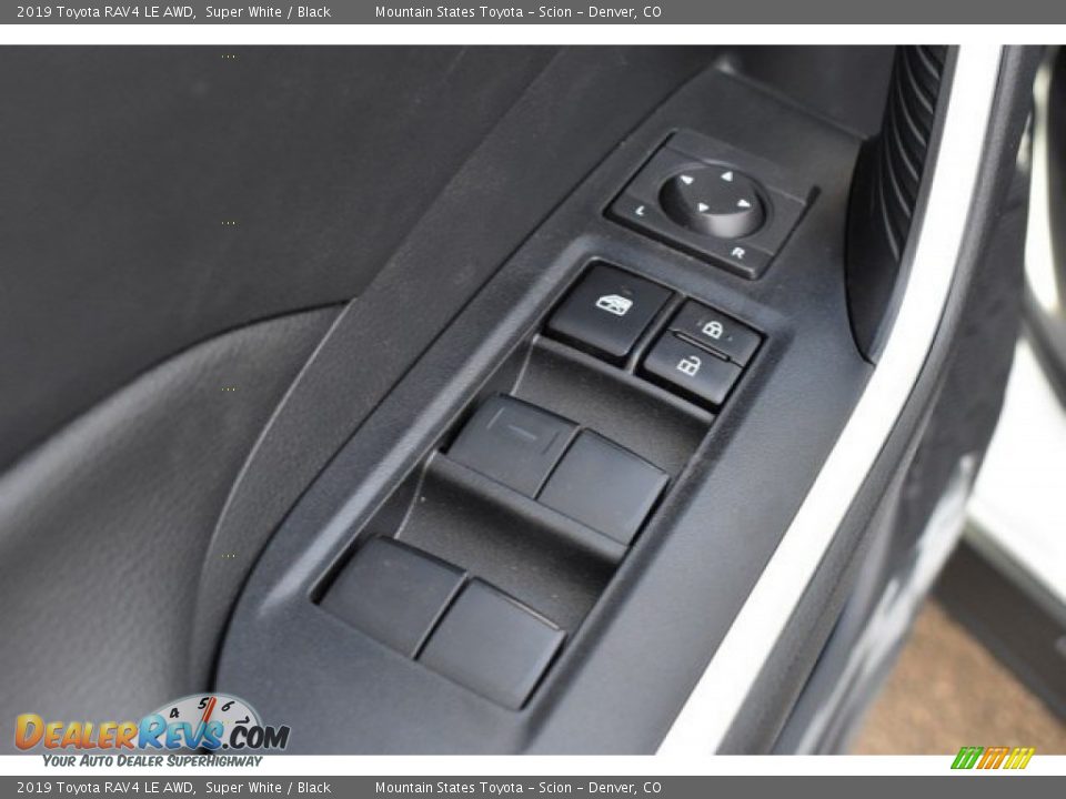 2019 Toyota RAV4 LE AWD Super White / Black Photo #23