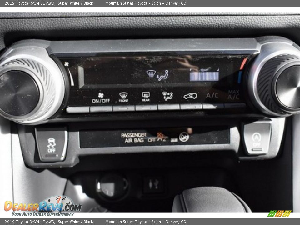 2019 Toyota RAV4 LE AWD Super White / Black Photo #28