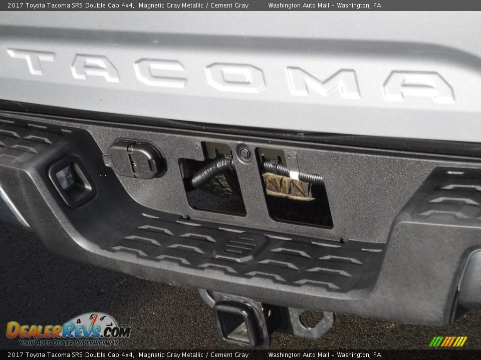 2017 Toyota Tacoma SR5 Double Cab 4x4 Magnetic Gray Metallic / Cement Gray Photo #10