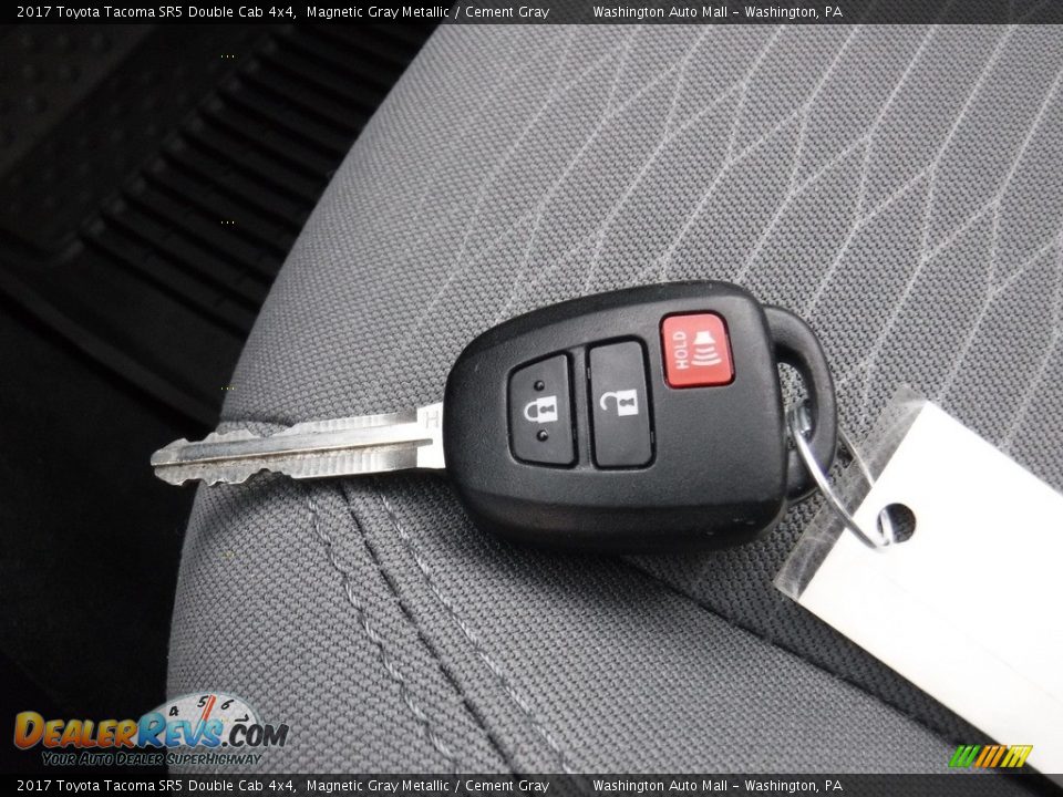 2017 Toyota Tacoma SR5 Double Cab 4x4 Magnetic Gray Metallic / Cement Gray Photo #28