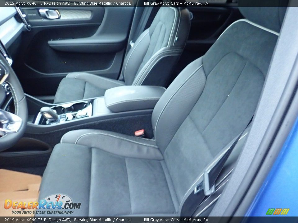 Front Seat of 2019 Volvo XC40 T5 R-Design AWD Photo #7