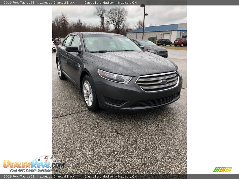 2019 Ford Taurus SE Magnetic / Charcoal Black Photo #1