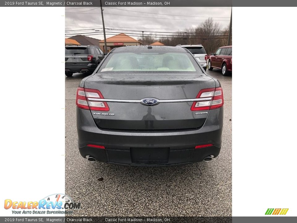 2019 Ford Taurus SE Magnetic / Charcoal Black Photo #3